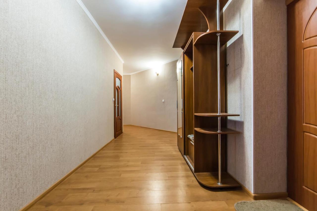 комфортная двухкомнатная возле метро академгородок Apartment Kyiv